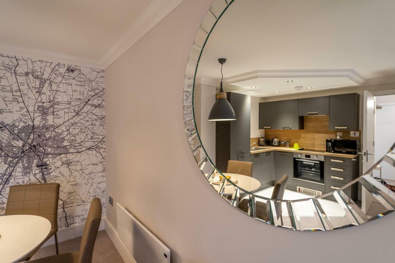 Apartmán 2 London Mews York Exteriér fotografie